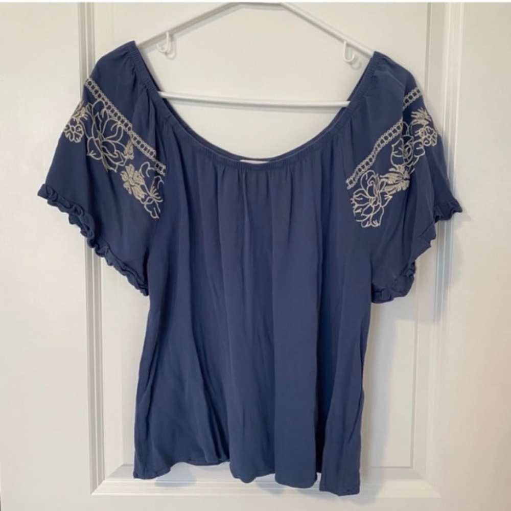 Women’s Flowy Off The Shoulder Floral Embroidered Blouse in Blue Size Large